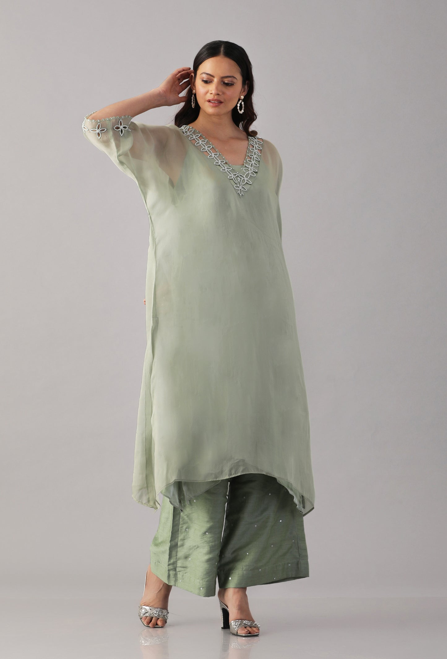 GULNAR WITH FULL SLIP